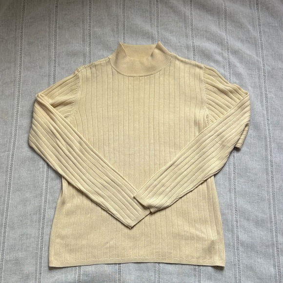 Liz Claiborne Silk Ivory Ribbed Turtleneck Sweater - Picture 10 of 13